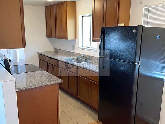 4th image of 4439 Calandria St APT 4