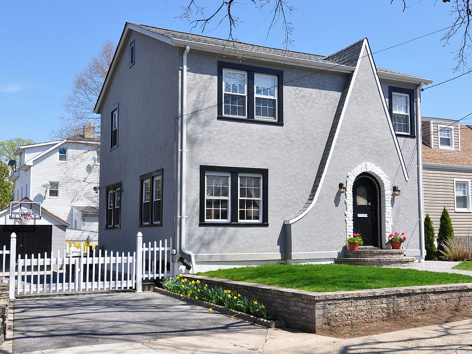 1st image of 141 Villa Ave