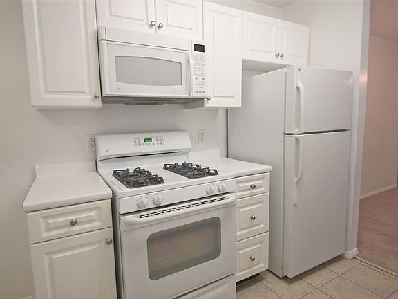 2nd image of 146R Plymouth Dr #A