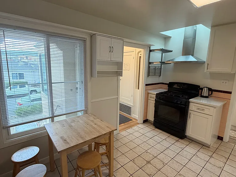 464 N San Anselmo Ave — Photo 5