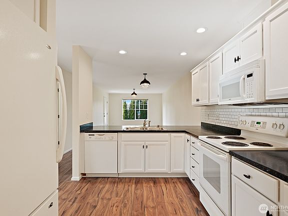 5th image of 1205 Decatur Cir