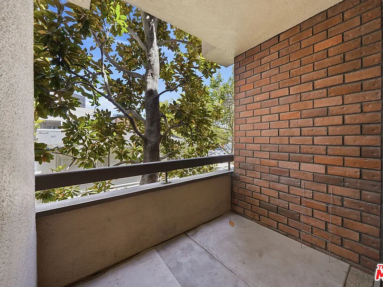 141 S Linden Dr #206 — Photo 60