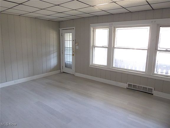 2nd image of 3558 Trent Ave