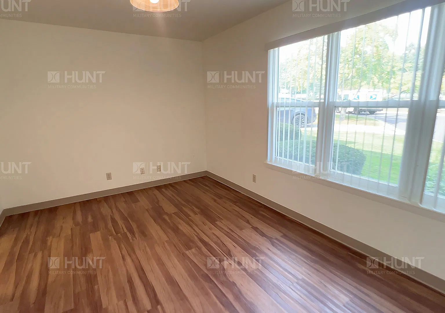4 bed, 2.5 bath, 1384 sqft, $2,675 — Photo 2