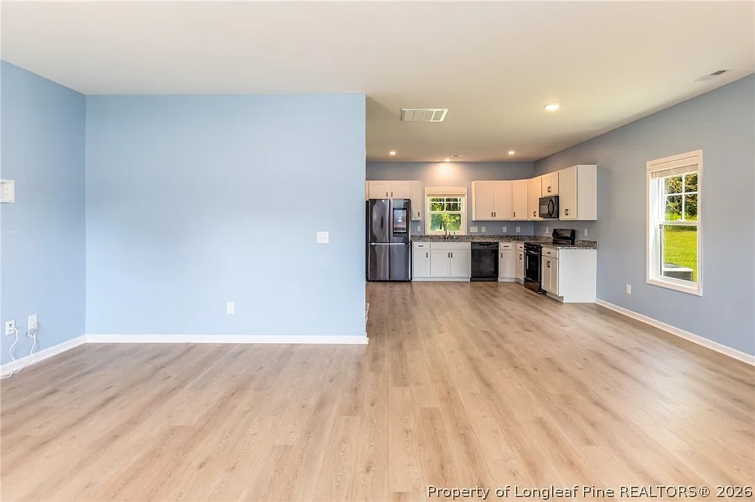 3 bed, 2.5 bath, 1419 sqft, $2,000 — Photo 4