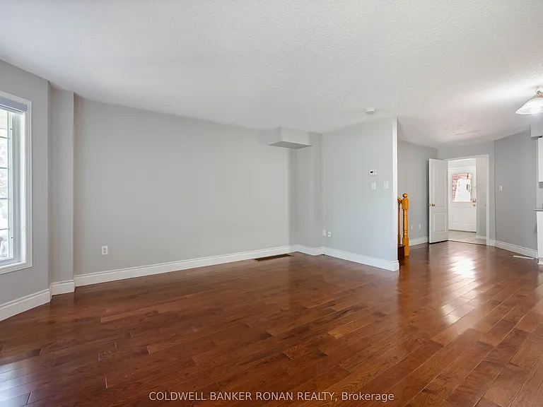 77 Montgomery Blvd — Photo 11