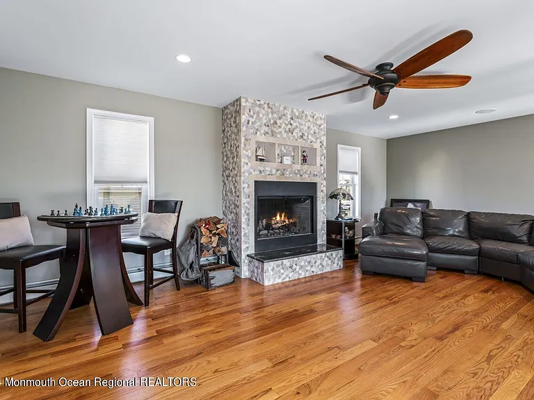 915 SW Central Ave — Photo 11