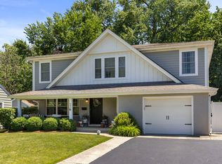 645 Hill Ave, Glen Ellyn, IL 60137