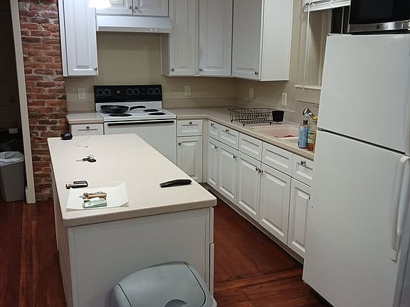 4th image of 660 Jackson St #A
