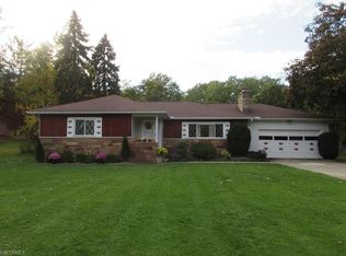 7176 Oak Ln, Seven Hills, OH 44131