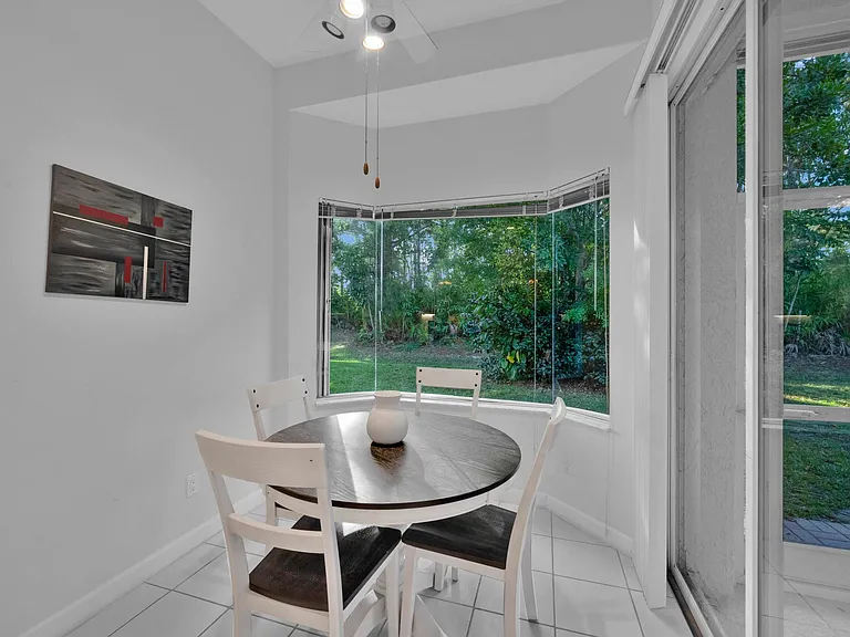 615 SW Saint Thomas Cv — Photo 10
