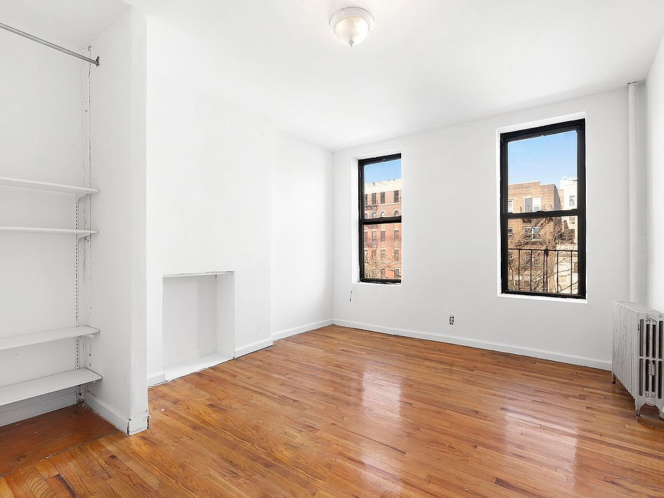1st image of 136 Allen St #9