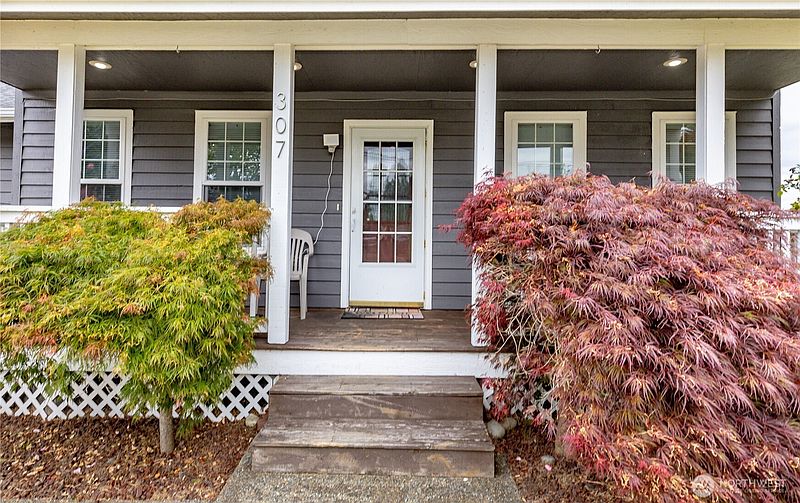 3rd image of 307 4th Avenue N