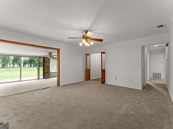 5th image of 417 Willow Rd