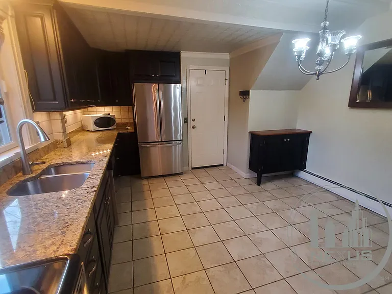 114 Circular St #AP3 — Photo 3