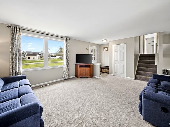 3rd image of 8491 Torchwood Ln