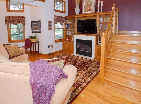 2nd image of 2293 10th St