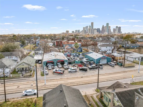 902 Boundary St, Houston, TX 77009