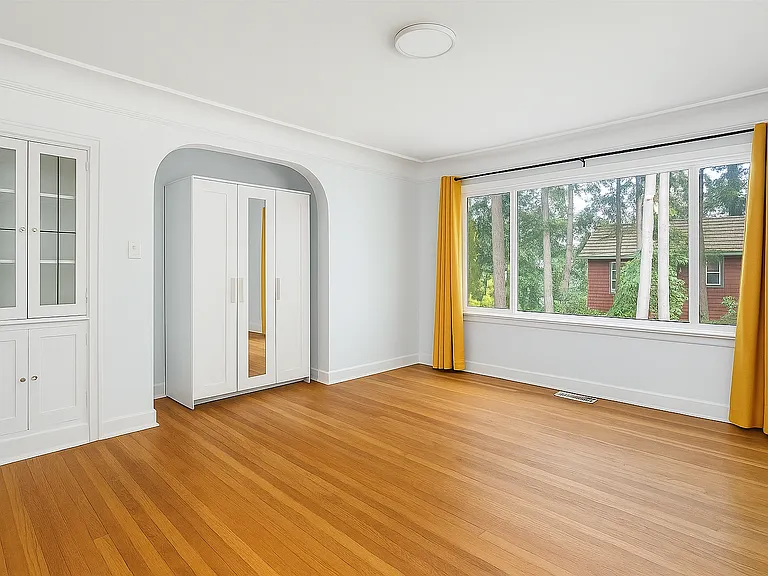 710 Prospect Ave N #4 — Photo 1