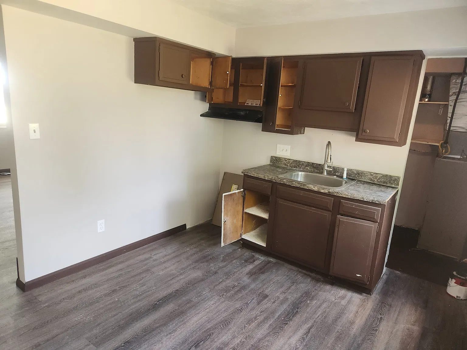 2 bed, 1.5 bath, 864 sqft, $1,000 — Photo 3
