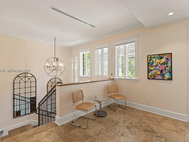 685 Harbor Ln — Photo 24