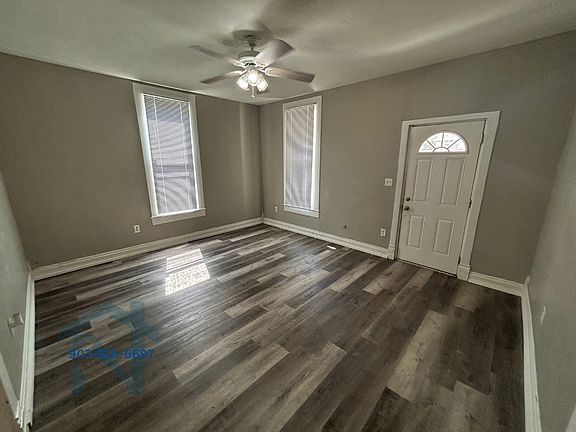 3rd image of 3112 Locust St