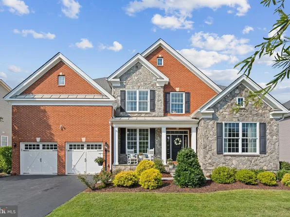5810 Waterloo Bridge Cir, Haymarket, VA 20169