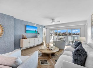 10682 Gulf Shore Dr APT 101, Naples, FL 34108
