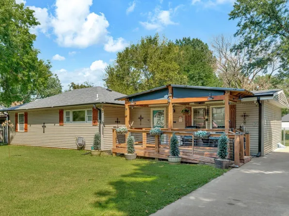 2224 NW Taylor St, Topeka, KS 66608