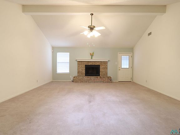 3rd image of 1123 W Caprock St