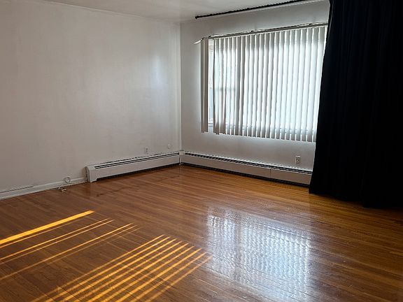 5th image of 402 Mayer Ct Floor 2