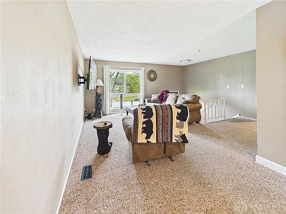 3rd image of 116 Ark Ave