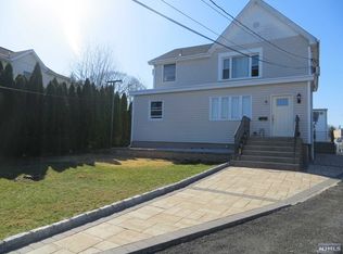 731 1st St FLOOR 2, Lyndhurst, NJ 07071
