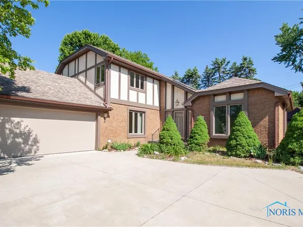 4532 Flanders Hill Ct, Toledo, OH 43623