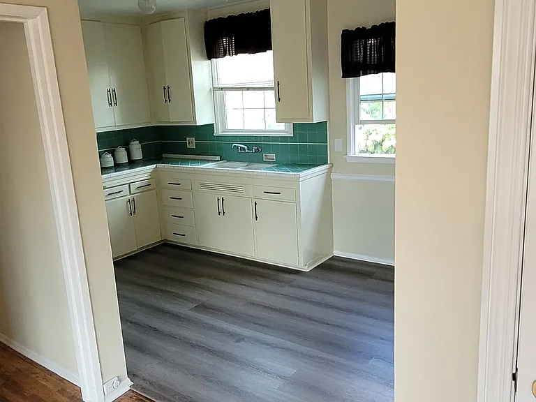 1623 S Sycamore Ave #4 — Photo 4