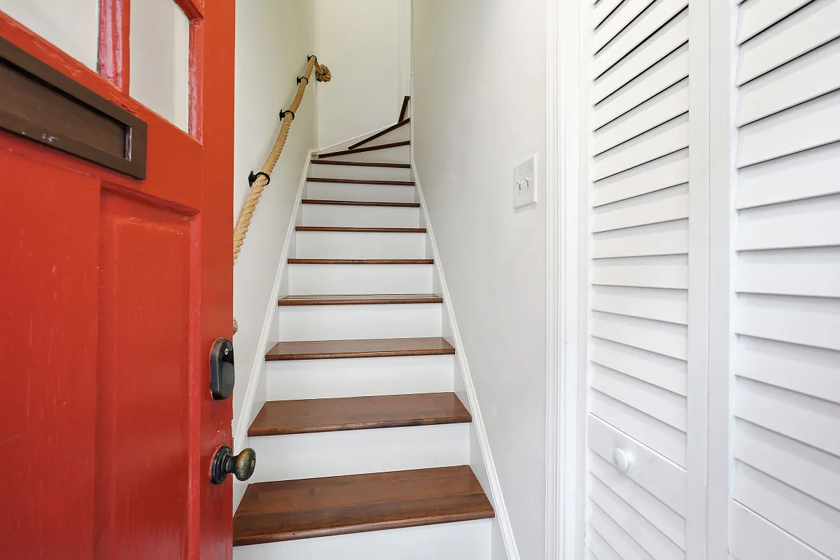 110 East St — Photo 2