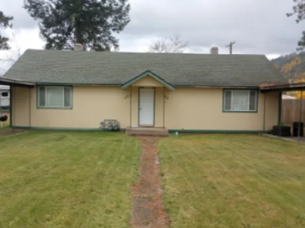 303 4th St #303, Pinehurst, ID 83850