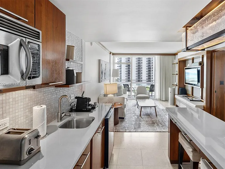 6801 Collins Ave #1010 — Photo 5