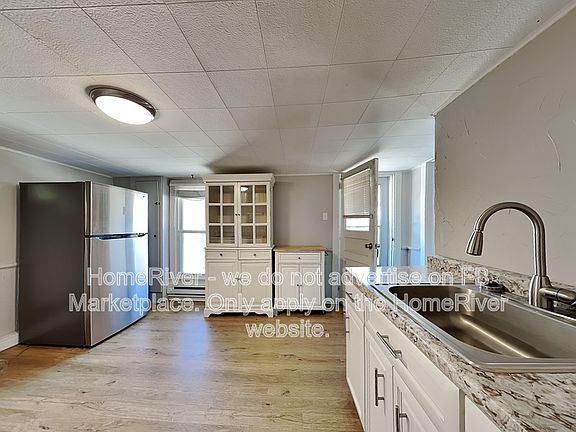 5th image of 829 McLaughlin Run Rd