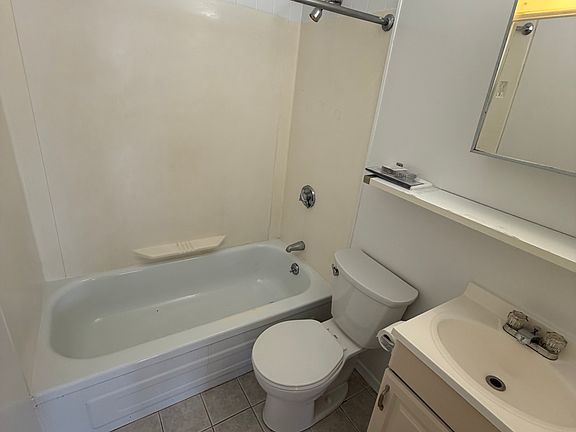 4th image of 198 Strathmore Rd #199-9