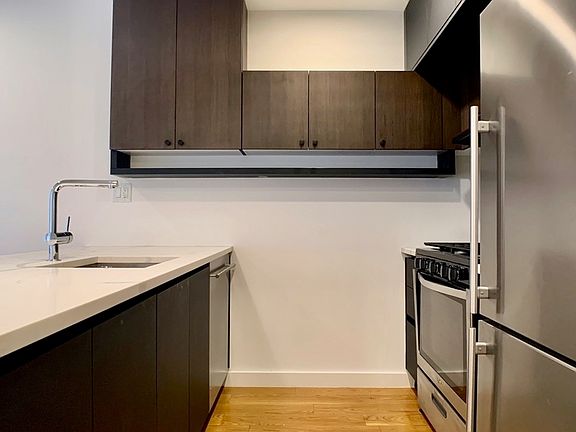 5th image of 25 E 19th St #A2
