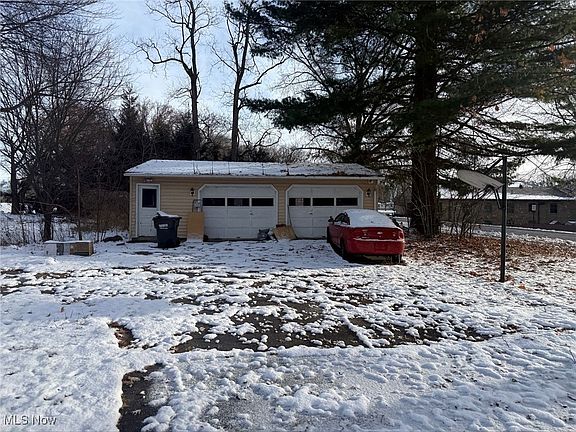 2nd image of 1050 Jennings Ave