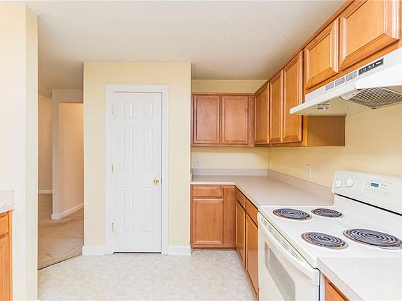 5th image of 2210 Venice Ct