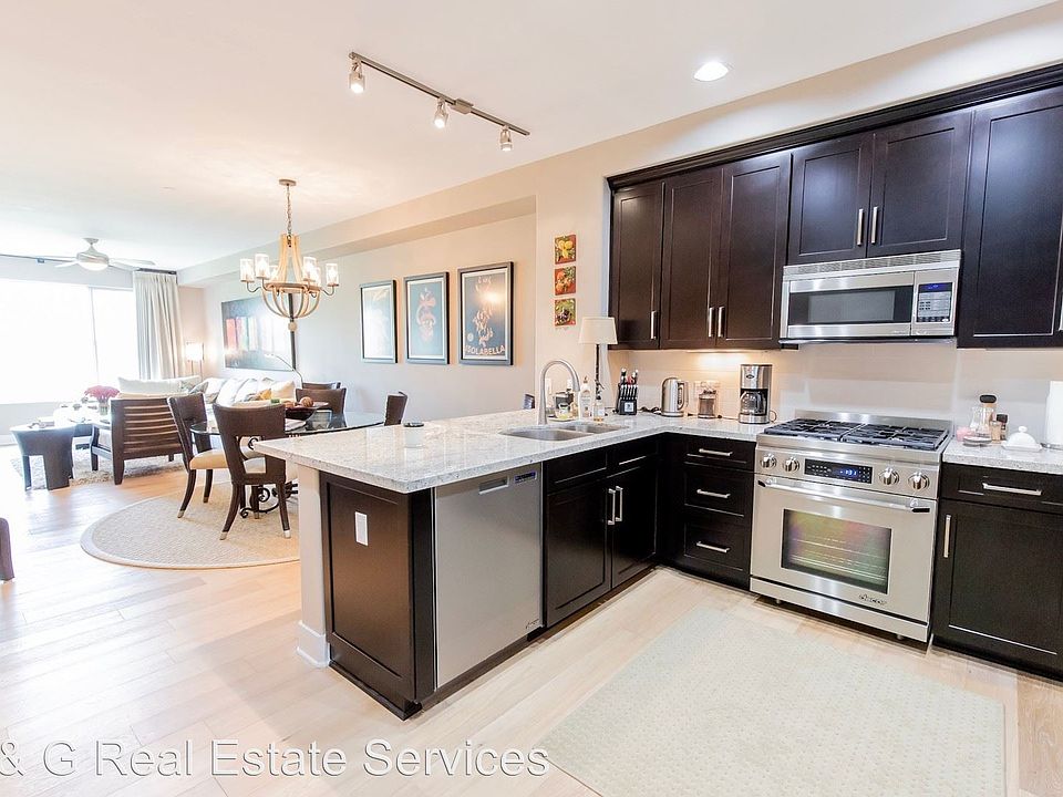 1st image of 4803 N Woodmere Fy #3009