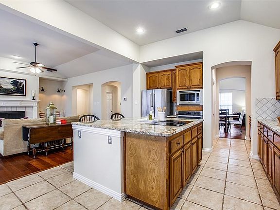 2nd image of 3316 Parkhurst Ln