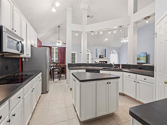 3rd image of 8907 W Rayford Rd