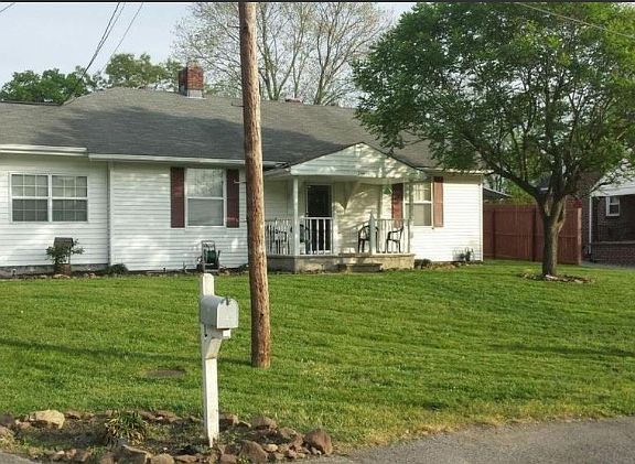 3rd image of 2414 Underwood Pl
