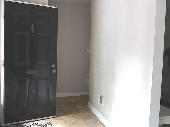 3rd image of 1738 Donlee Dr #118