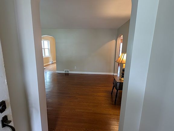 3rd image of 127 Columbia Avenue