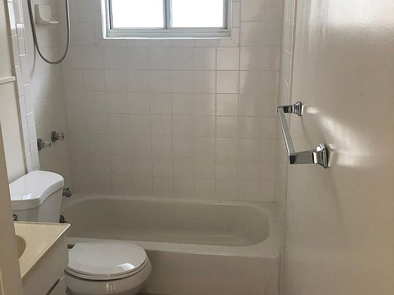 5th image of 4343 Cheeney St